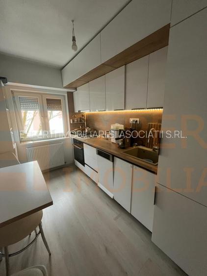Apartament 3 camere, situat in zona Inel II - 2