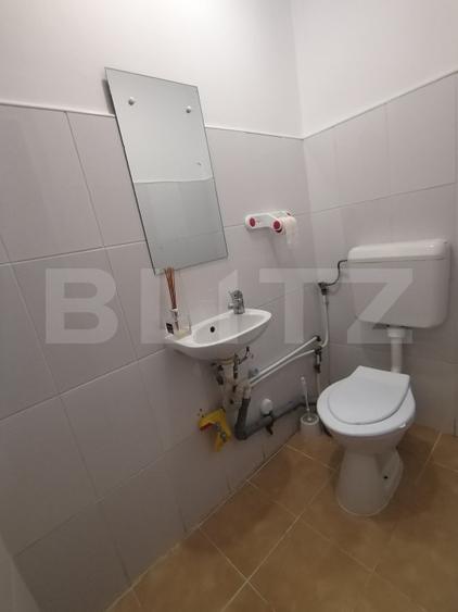 Spatiu comercial 3 camere decomandat Micro 4