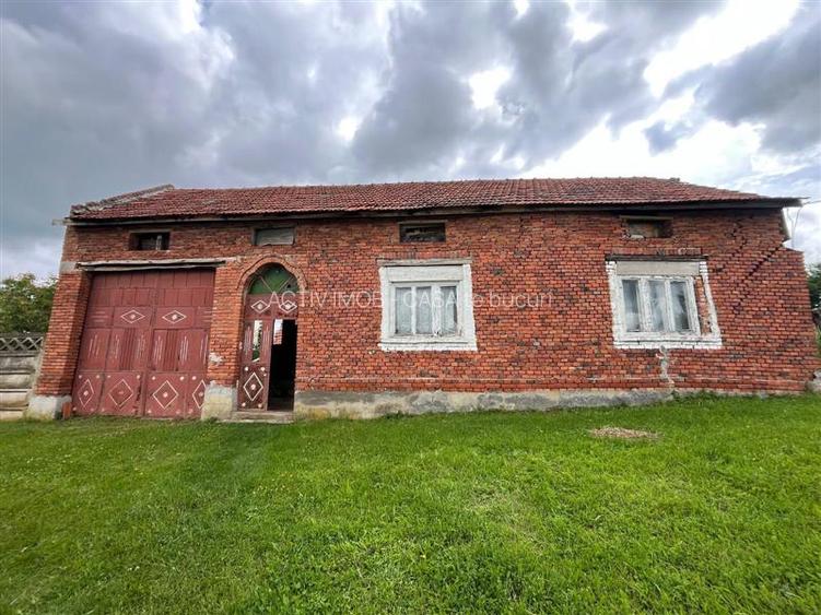 Honorici, Casa Cu Teren, 230 Mp. Suprafata construita, 1.700 Mp. Suprafata teren - 4