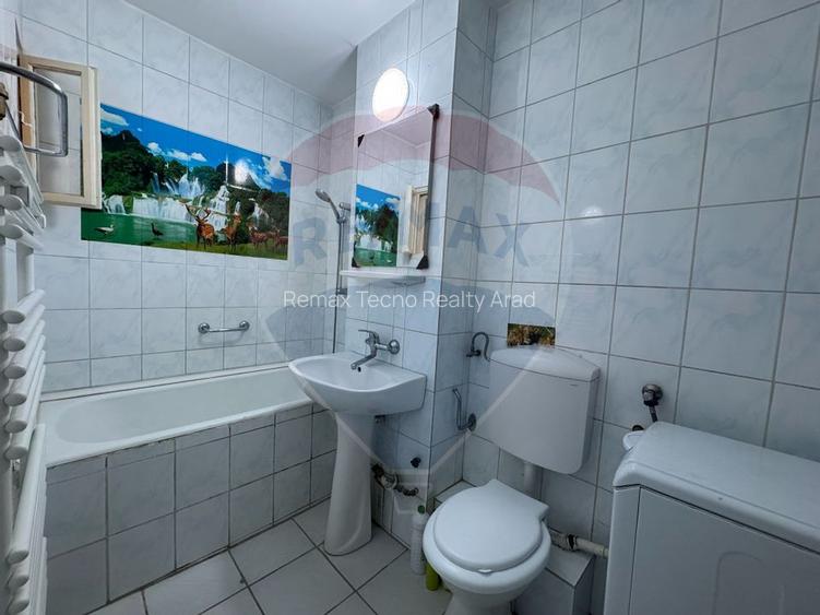 Apartament decomandat 3 camere -centrala proprie  zona Lebada - 6