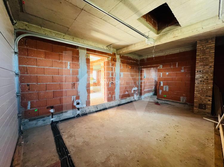 Casa unifamilială mare 5 cam, garaj, curte. Întabulată. Fughiu Oradea - 32