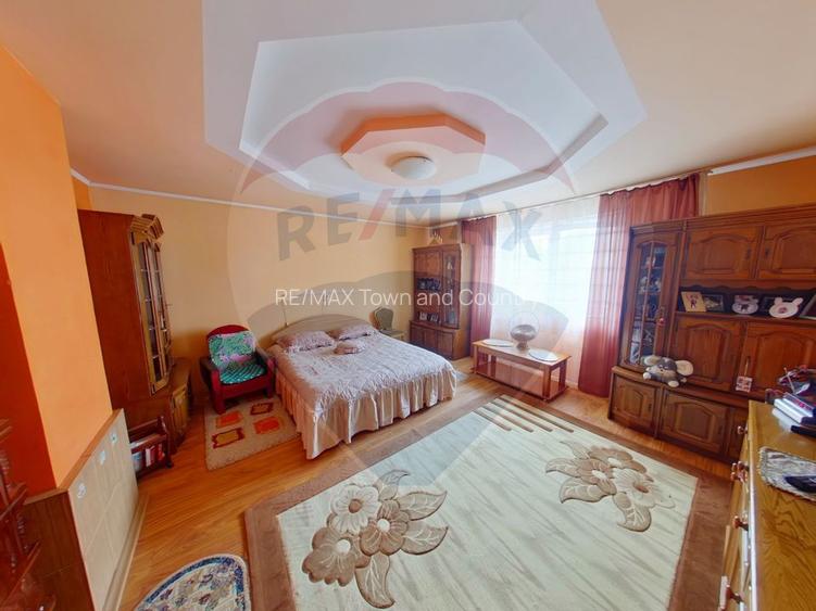 Casa / Vila cu 16 camere de vanzare in zona Bobalna - 5