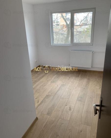 3 Camere de vanzare | Domenii | Metrou  1 Mai | Centrala Proprie - 4