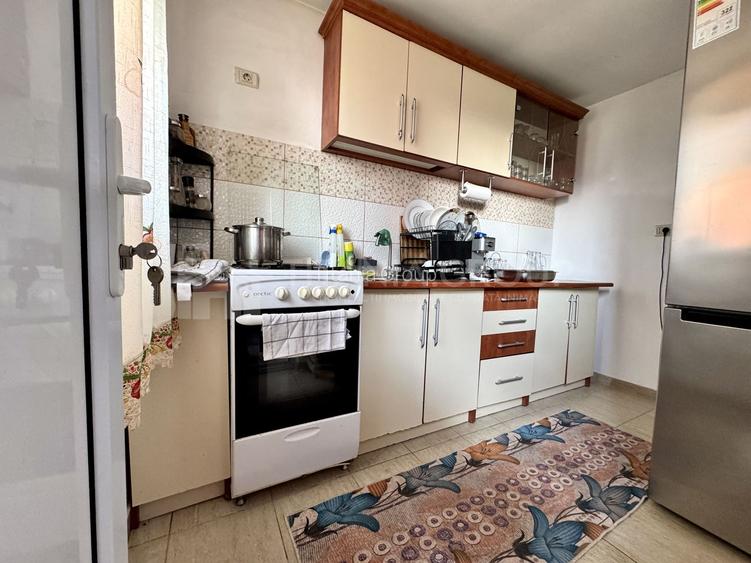 Se vinde “acasa”, 4 camere decomandate, panouri+baterii, teren 397mp,m - 14