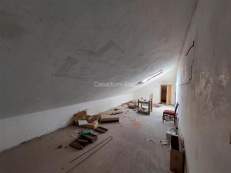 Imobil D+P+2E+M, zona Poetului, integral sau partial - 12