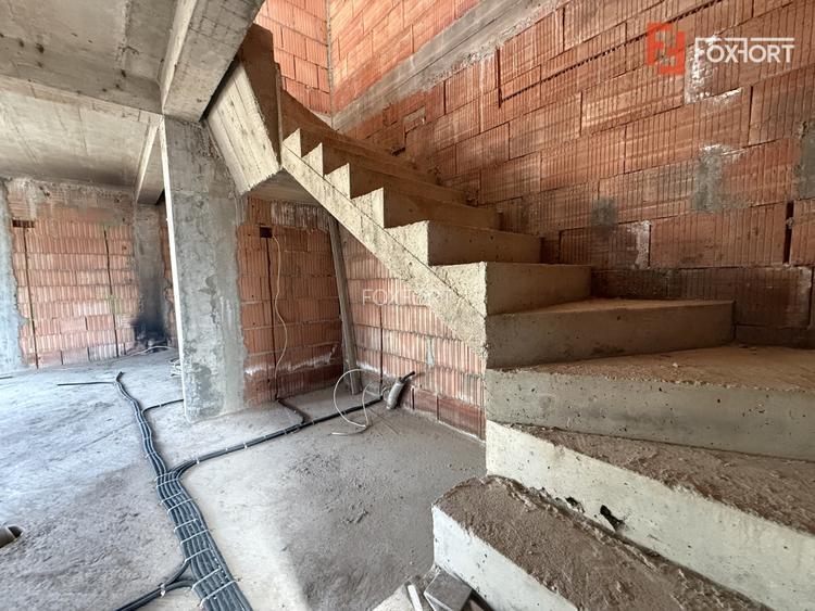 Duplex cu 4 camere de vanzare in Sanandrei - 2