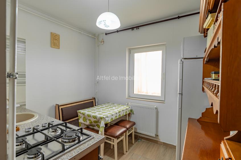 INEL 2 – DEZROBIRII – 3 CAMERE DECOMANDATE, 2 BAI, ETAJ 3/4, BLOC 1987 - 6