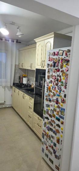 Apartament cu 3 camere semidecomandat  - 13