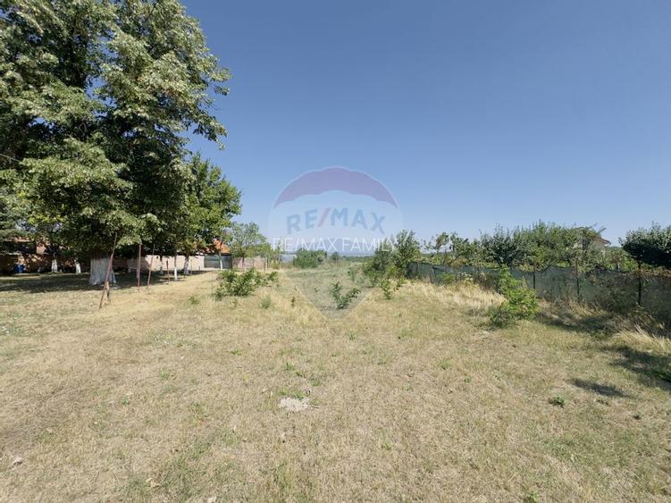 Teren 2,841mp Apateu / Strada Principala langa Biserica Ortodoxa - 13