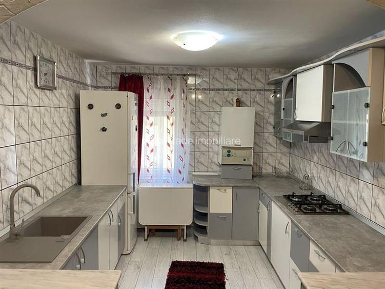 Apartament 3 camere decomandat etajul 1 Noua - 4