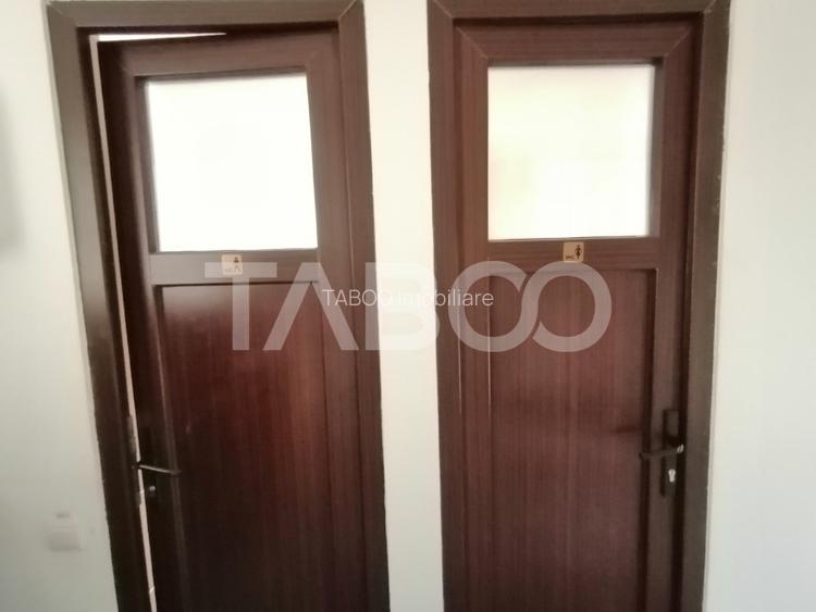 Pensiune 13 camere 16 bai sauna piscina si teren 1565 mp Cisnadioara - 41