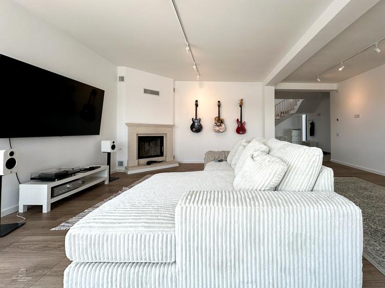 Smart Home 5 camere| Complet autonoma energetic | Langa Lac