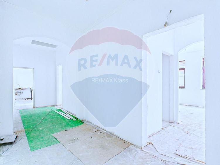 Casa 15 camere de vanzare zona Universitate + spatiu comercial parter - 34