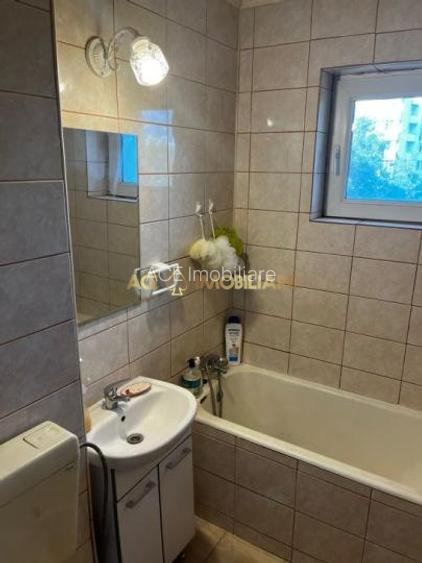 2 Camere | Titan | Proximitate Metrou | Mobilat | Utilat - 5