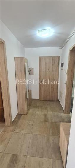 Studio Pietonala Coresi / Loc de parcare / Boxa - 9