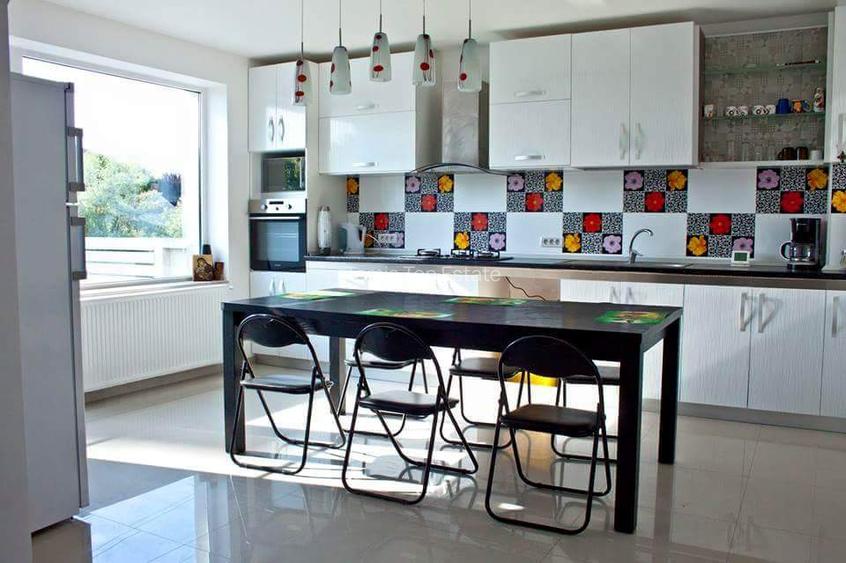 Pensiune cu 10 camere in Mamaia-Sat, zona LIDL . Oportunitate de investitie - 10