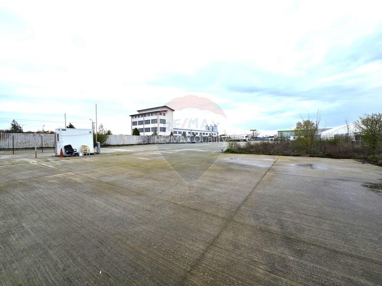 Teren industrial / Platforma betonata Rudeni, deschidere 45 m - 8