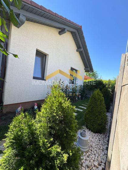 -Casa Individuală -3 dormitoare -2 băi - - 6