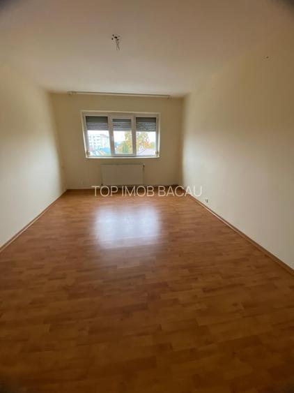 2 decomandate ETAJUL 2, centrala, termopan, izolat,  22 DECEMBRIE - 7