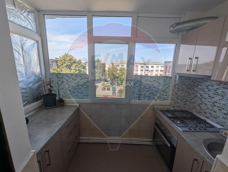 Apartament cu 2 camere de vânzare în zona Sud-Vest - 4