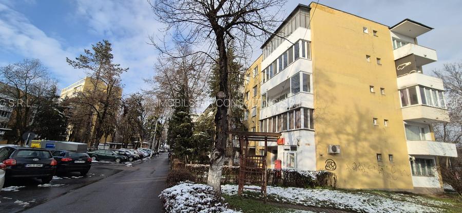 De vanzare apartament 2 camere -Aleea Carpati - 3