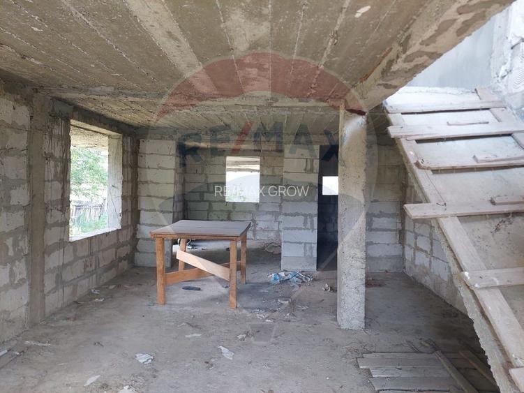 Casa nefinalizata de vanzare in Tisa Silvestri com. Odobesti - 9