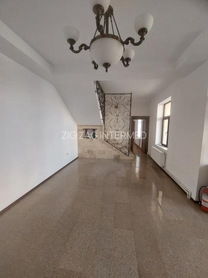 Tomis II, imobil 7camere, ideal sediu firmă / activități de birouri - 4