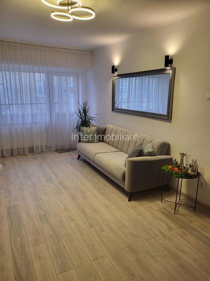 GARA ARCU 3 CAMERE DECOMANDAT 80 MP MOBILAT SI UTILAT  BLOC 1988  COD 161029 - 2