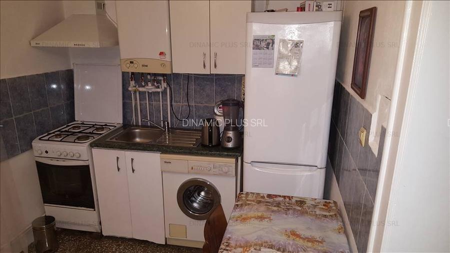 Camera de inchiriat unei studente - 5