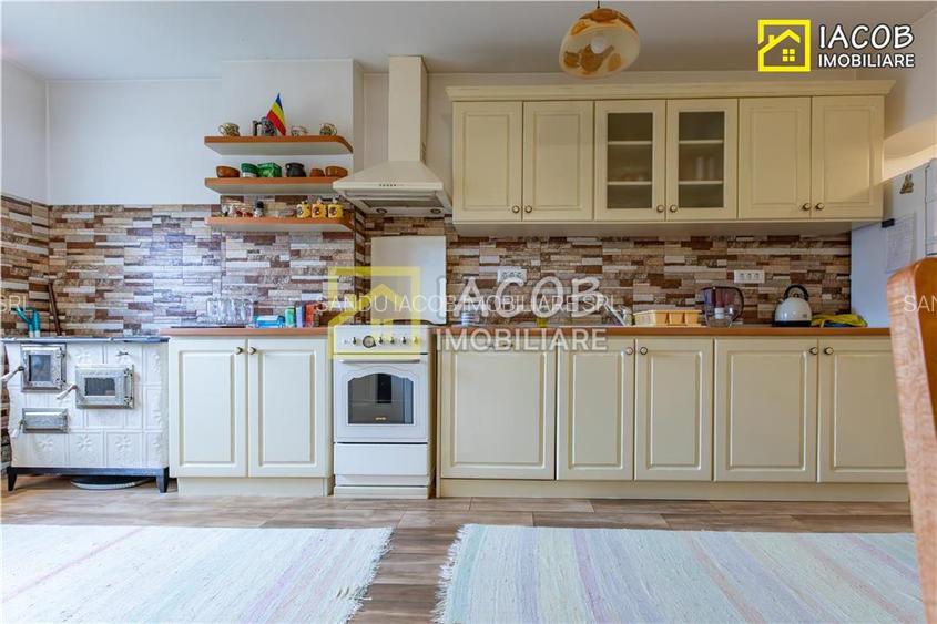 Casa, anexe, 3762 mp teren, 25000 mp padure, Comanesti, jud. Bacau - 27