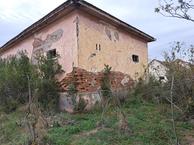 casa de vinzare. de renovat - 8