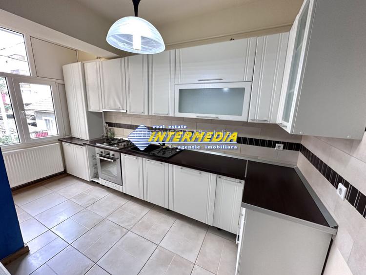 Apartament cu 3 camere Deco Foste proprietati CETATE Piata Finisat Nemobilat - 19