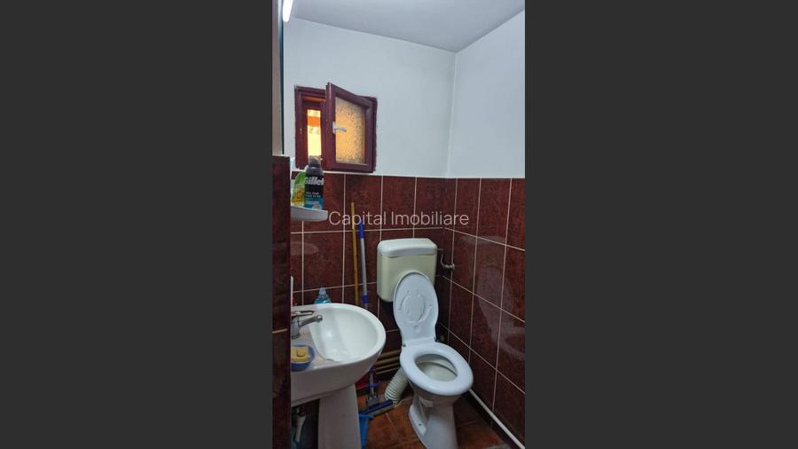 Casa Rogerius singur in curte, amenajata in doua apartamente - 8