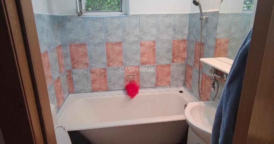 Apartament 2 camere decomandat circular, Podu Ros, etaj 1 - 4