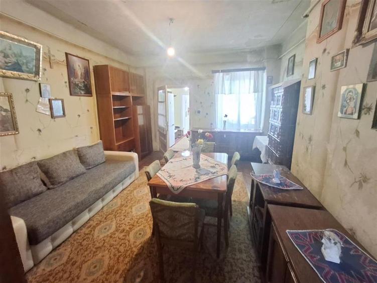 Apartament la casa 2 camere pivnita 100mp gradina zona Lazaret