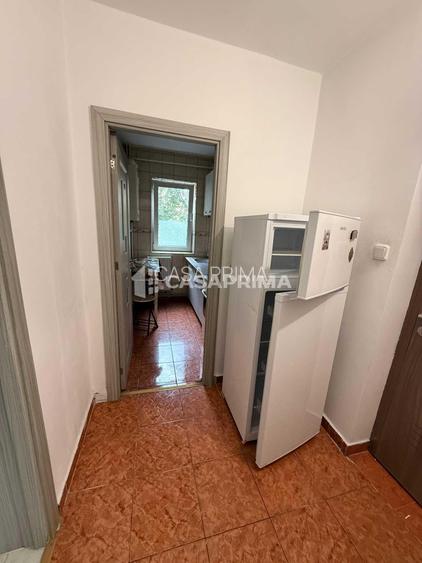 GARA-ap. 2 camere, mobilat si utilat, et.2/4, semidecomandat, curat ! - 4