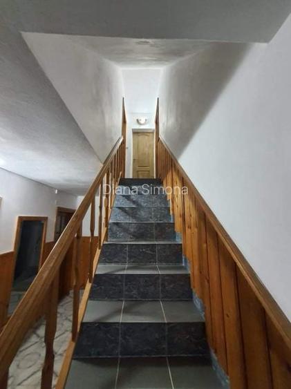 Casă tip duplex cu 4 dormitoare de închiriat – ideală pentru familie/ muncitori  - 8