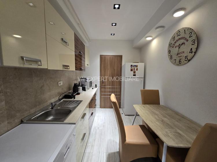 Aparatorii Patriei-3 cam,decomandat,et. 1,supr. 90 mp. loc parcare,an 2017 - 21