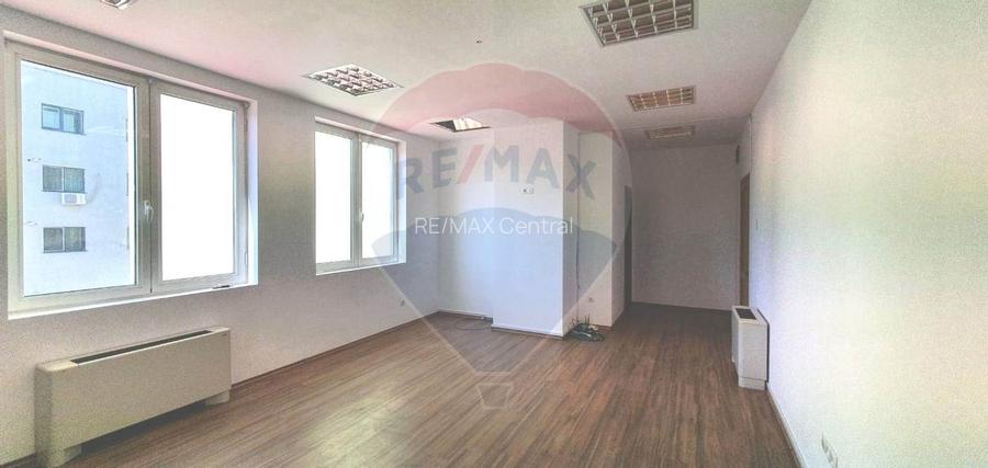 Birou de închiriat în Brașov zona centrală în clădire de birouri - 10