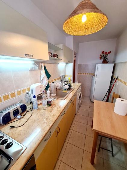 2 camere Sala Palatului bloc 1960 etajul 2/8 50 mp balcon - 11