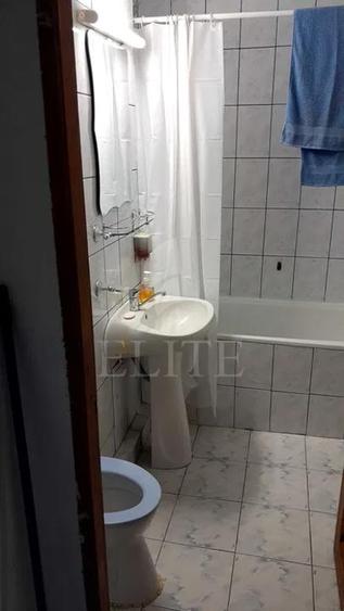 Apartament 3 camere în zona POD CALVARIA