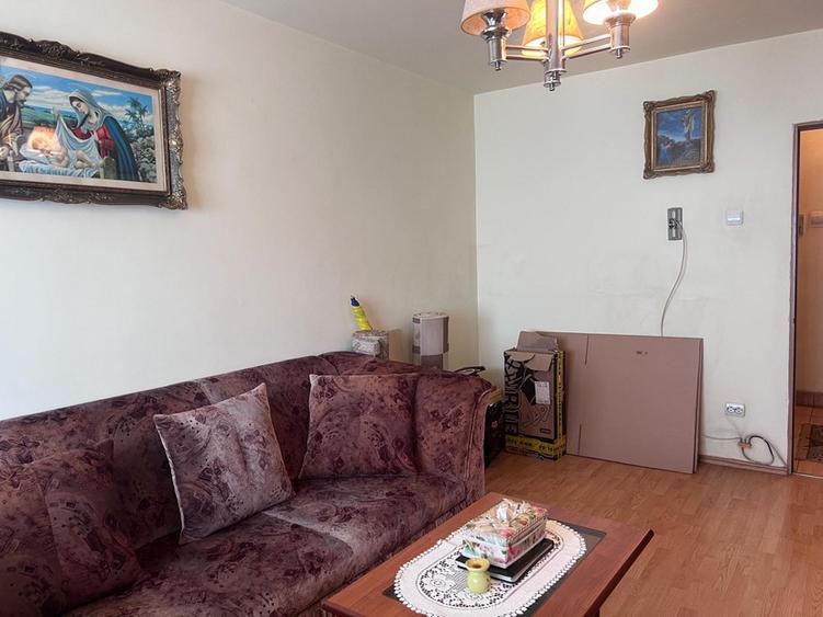 Apartament 2 camere, zona Scoala Andrei Saguna