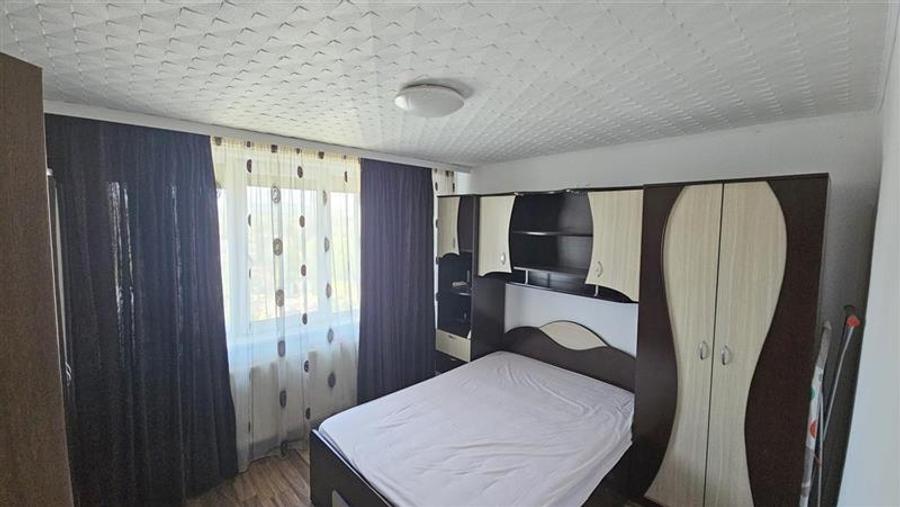 Apartament 3 decomandate, mobilat, zona Tic Tac