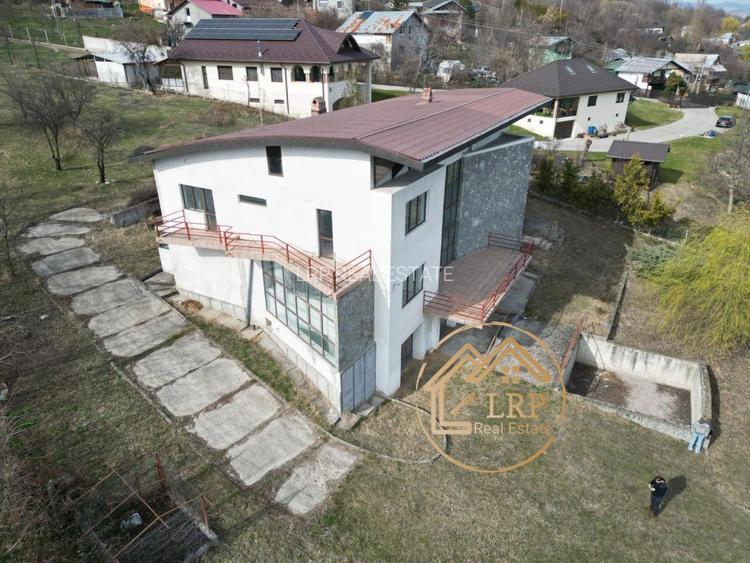 Valenii de Munte-Vila 13 camere, 6500mp teren, ideal business - 19