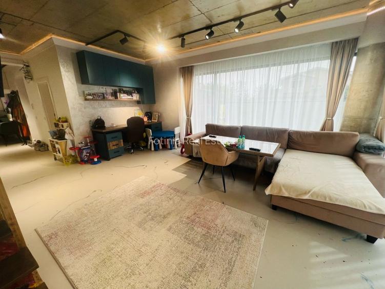 Vila de v&acirc;nzare &icirc;n Palazu Mare - 2