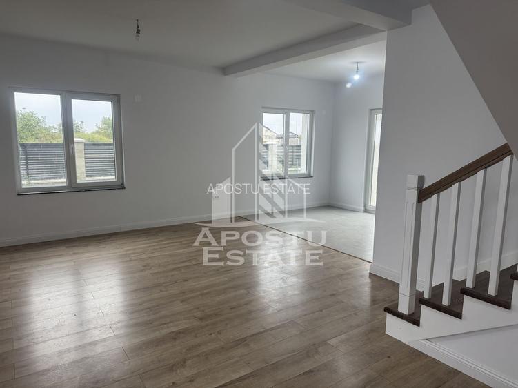 Duplex  despărțit prin garaj și camera tehnică în Giarmata - 19