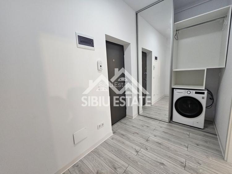 Studio 41 mp, balcon bucatarie separata , intabulata zona Brana - 3