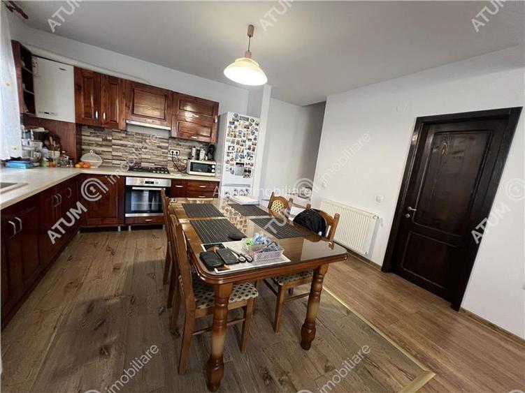 Casa cu 4 camere 2 bai si curte proprie in zona Arhitectilor - 15