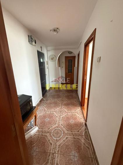 De vânzare apartament 2 camere decomandat – Zona Bucovina - 2