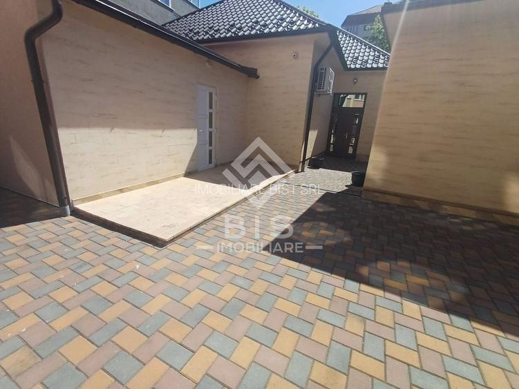 Spatiu comercial modern,  235mp + 2 anexe, zona Nord - 9